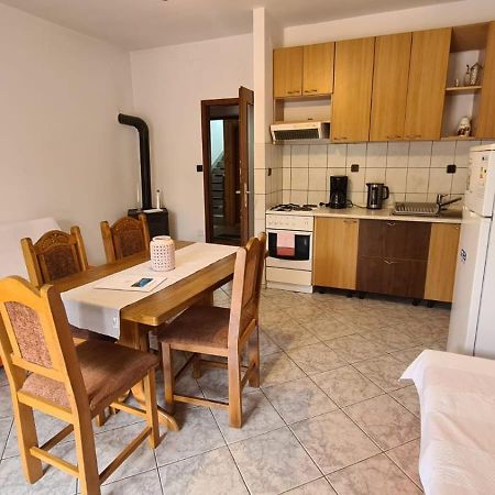 Apartmani Jelena Petrcane Kamer foto