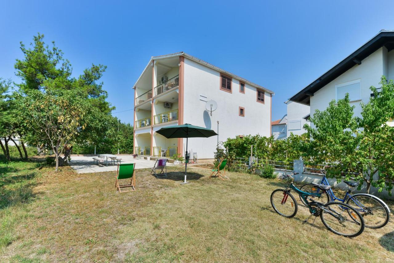 Apartmani Jelena Petrcane Buitenkant foto