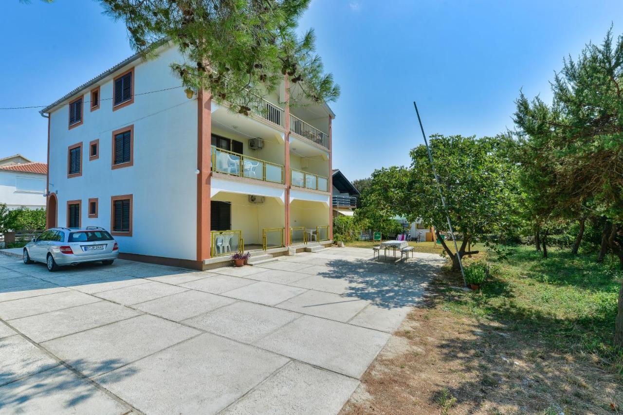 Apartmani Jelena Petrcane Buitenkant foto