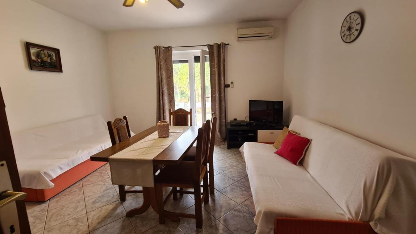 Apartmani Jelena Petrcane Kamer foto
