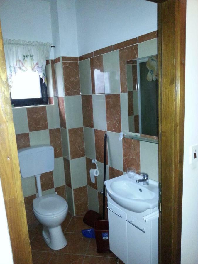 Apartmani Jelena Petrcane Buitenkant foto