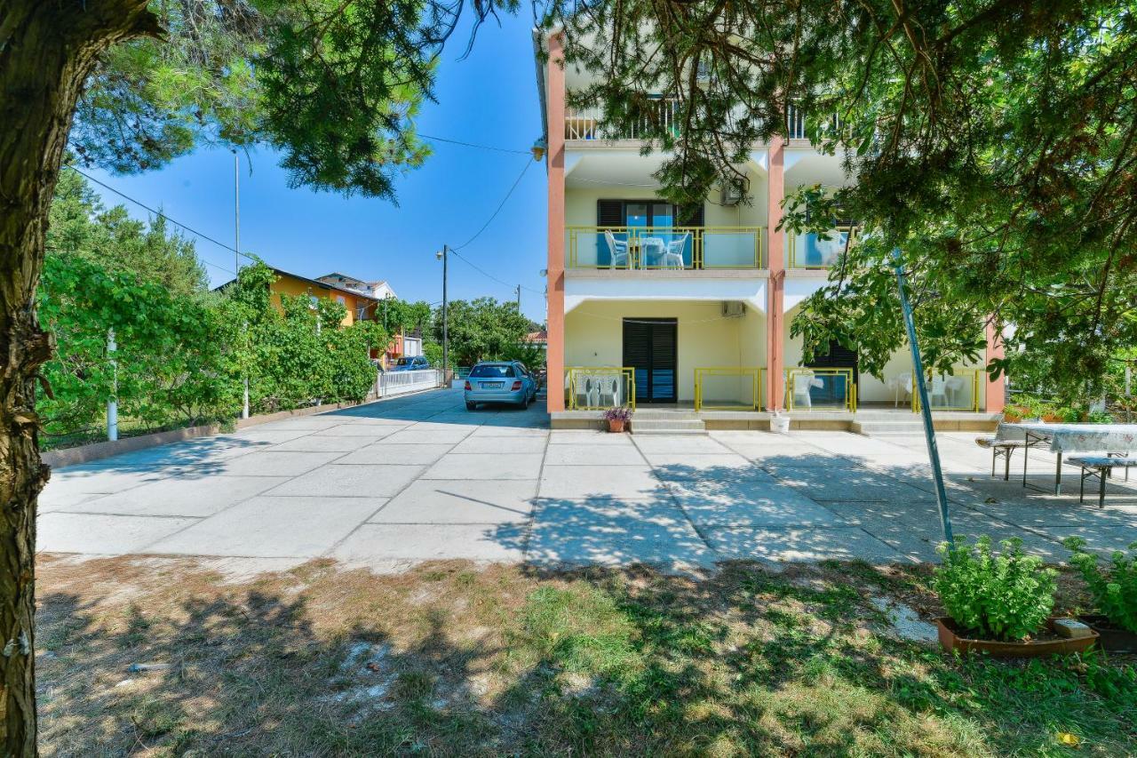 Apartmani Jelena Petrcane Buitenkant foto